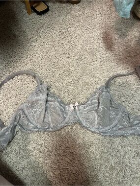 Victoria's Secret Lace Underwire Bra - Taupe Gray